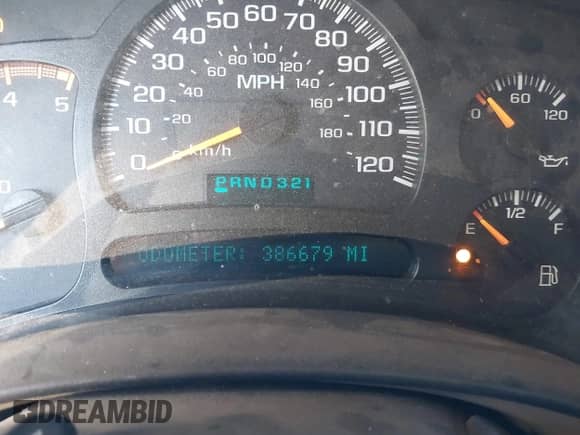 2005 Chevrolet Silverado 3500 SRW LT z VIN 1GCHK33215F897250, wystawiony jako IAAI lot #41468908 z przebiegiem 386 679 mil mil oraz . Historia ofert i sprzedaży dostępna na DreamBid. Obrazek 15.