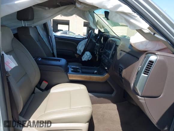 2017 Chevrolet Silverado 2500HD LTZ z VIN 1GC1KWEY9HF147801, wystawiony jako IAAI lot #42299119 z przebiegiem 95 162 mil mil oraz . Historia ofert i sprzedaży dostępna na DreamBid. Obrazek 5.