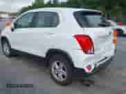 2017 Chevrolet Trax LS z VIN KL7CJNSB3HB235009, wystawiony jako IAAI lot #42862638 z przebiegiem 60 272 mil mil oraz . Historia ofert i sprzedaży dostępna na DreamBid. Obrazek 3.