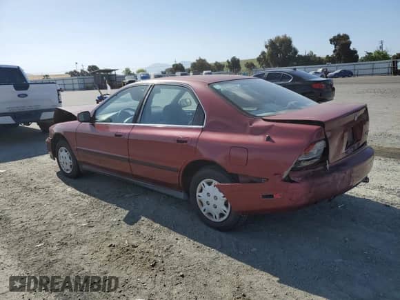 1995 Honda Accord LX z VIN 1HGCD5637SA146541, wystawiony jako Copart lot #55335725 z przebiegiem 215 788 mil mil oraz Szkoda całkowita • Salvage title. Historia ofert i sprzedaży dostępna na DreamBid. Obrazek 2.