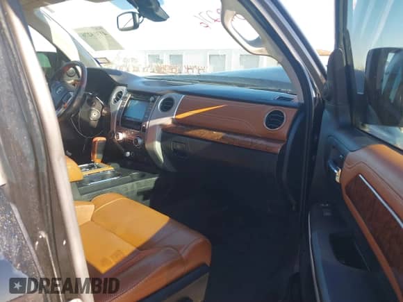 2019 Toyota Tundra SR5 с VIN 5TFAY5F1XKX788189, выставлен на аукционе IAAI как лот 41313276 с пробегом 109 288 миль миль и . История ставок и продаж доступна на DreamBid. Изображение 5.