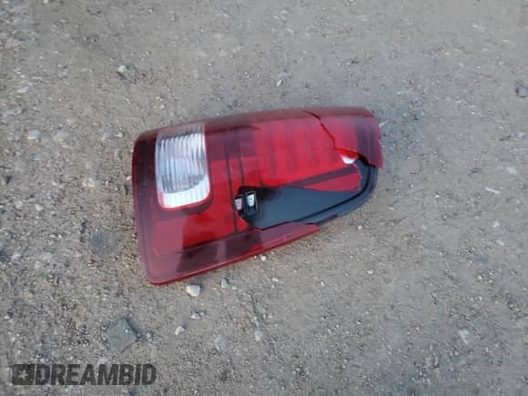 2017 Ram 1500 Rebel z VIN 1C6RR7YT4HS581594, wystawiony jako Copart lot #82583984 z przebiegiem 95 239 mil mil oraz Szkoda całkowita • Salvage title. Historia ofert i sprzedaży dostępna na DreamBid. Obrazek 14.