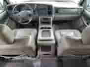 2003 Chevrolet Suburban LT z VIN 3GNFK16Z23G285145, wystawiony jako Copart lot #68668324 z przebiegiem 286 805 mil mil oraz Szkoda całkowita • Salvage title. Historia ofert i sprzedaży dostępna na DreamBid. Obrazek 8.