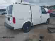 2005 Chevrolet Astro Cargo z VIN 1GCDM19XX5B131640, wystawiony jako IAAI lot #41722710 z przebiegiem 318 815 mil mil oraz . Historia ofert i sprzedaży dostępna na DreamBid. Obrazek 4.