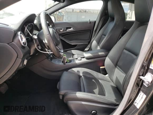 2019 Mercedes-Benz CLA 250 с VIN WDDSJ4EB6KN699377, выставлен на аукционе Copart как лот 82758905 с пробегом 109 461 миль миль и На запчасти • Non repairable. История ставок и продаж доступна на DreamBid. Изображение 7.