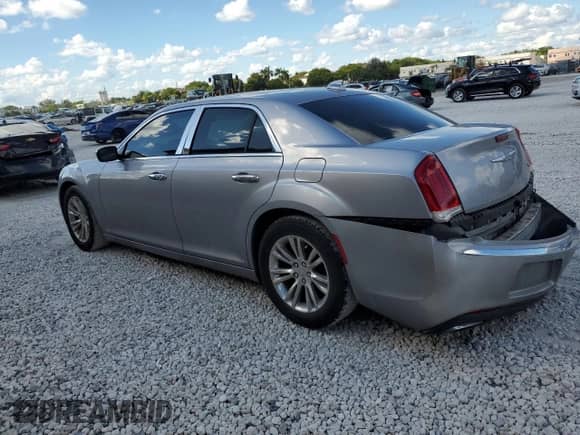 2016 Chrysler 300 C z VIN 2C3CCAEG3GH198065, wystawiony jako Copart lot #89808475 z przebiegiem 126 981 mil mil oraz Szkoda całkowita • Salvage title. Historia ofert i sprzedaży dostępna na DreamBid. Obrazek 2.