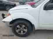 2011 Nissan Frontier Pro-4X z VIN 1N6AD0EV0BC442644, wystawiony jako IAAI lot #41797092 z przebiegiem 223 697 mil mil oraz . Historia ofert i sprzedaży dostępna na DreamBid. Obrazek 21.