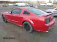 2009 Ford Mustang GT z VIN 1ZVHT82H195142785, wystawiony jako IAAI lot #43497736 z przebiegiem 118 562 mil mil oraz . Historia ofert i sprzedaży dostępna na DreamBid. Obrazek 3.