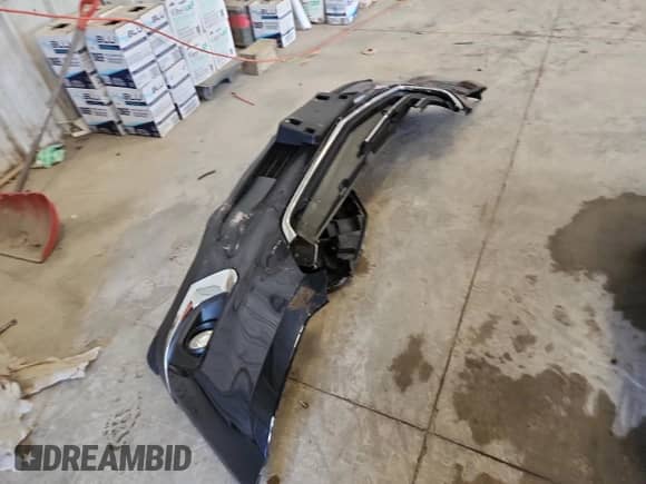 2020 Chevrolet Traverse LT Cloth with VIN 1GNEVGKW5LJ103812, listed as a Copart auction lot 81618205 with 61,293 mi miles and Salvage title. Bid and sale history available at DreamBid. Image 13.