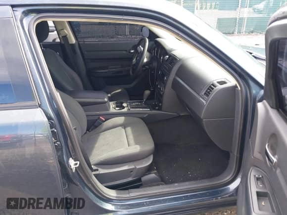 2008 Dodge Charger with VIN 2B3LA43R18H209624, listed as a IAAI auction lot 41760156 with 154,605 mi miles and . Bid and sale history available at DreamBid. Image 5.