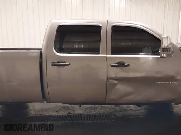 2007 Chevrolet Silverado 3500HD SRW 1LT с VIN 1GCHK33677F513624, выставлен на аукционе IAAI как лот 41455057 с пробегом 252 661 миль миль и . История ставок и продаж доступна на DreamBid. Изображение 13.