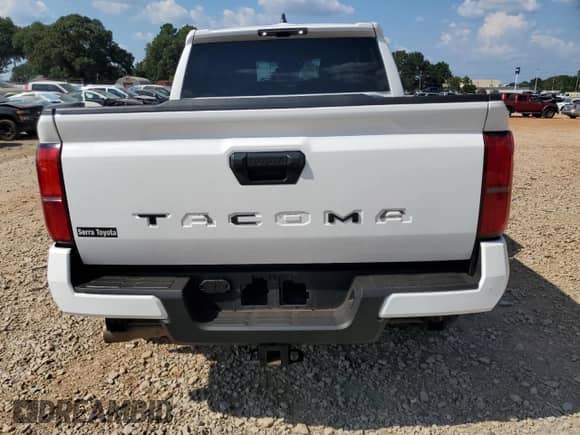 2024 Toyota Tacoma SR5 с VIN 3TYKB5FNXRT008964, выставлен на аукционе Copart как лот 80810515 с пробегом 14 456 миль миль и Списание • Salvage title. История ставок и продаж доступна на DreamBid. Изображение 6.