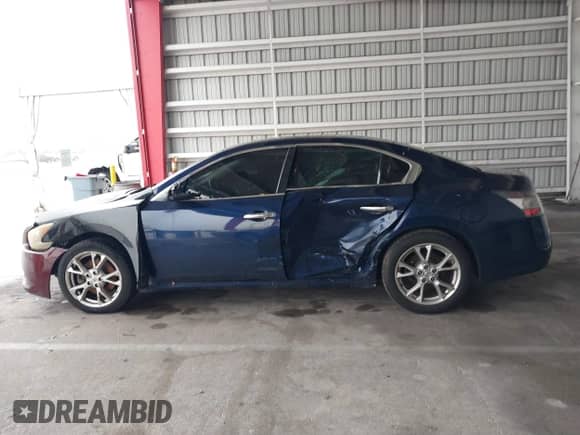 2014 Nissan Maxima SV with VIN 1N4AA5AP6EC483855, listed as a IAAI auction lot 41370543 with 247,670 mi miles and . Bid and sale history available at DreamBid. Image 6.