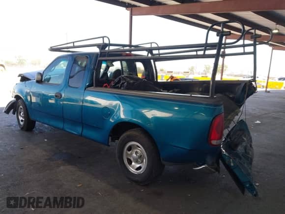 2001 Ford F-150 XL с VIN 1FTZX17281KF04799, выставлен на аукционе IAAI как лот 42550320 с пробегом Не указан миль и . История ставок и продаж доступна на DreamBid. Изображение 3.