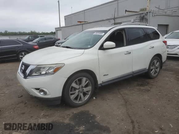 2014 Nissan Pathfinder Platinum Hybrid with VIN 5N1CR2MM4EC641908, listed as a Copart auction lot 69035065 with 154,244 mi miles and Salvage title. Bid and sale history available at DreamBid. Image 1.
