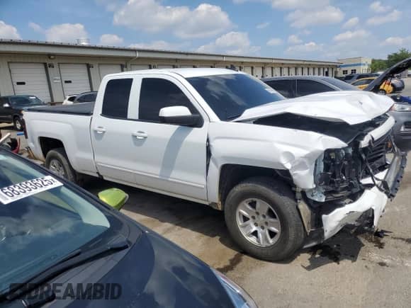 2017 Chevrolet Silverado 1500 LT z VIN 1GCVKREC6HZ213520, wystawiony jako Copart lot #68184645 z przebiegiem 102 460 mil mil oraz Szkoda całkowita • Salvage title. Historia ofert i sprzedaży dostępna na DreamBid. Obrazek 4.