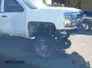 2019 Chevrolet Silverado 1500 Work Truck z VIN 2GCRCNECXK1243420, wystawiony jako IAAI lot #42181729 z przebiegiem 55 656 mil mil oraz . Historia ofert i sprzedaży dostępna na DreamBid. Obrazek 6.
