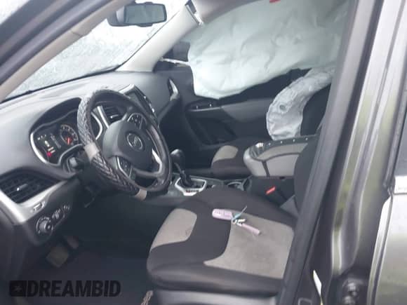 2014 Jeep Cherokee Latitude with VIN 1C4PJMCB4EW220486, listed as a IAAI auction lot 43438847 with 167,956 mi miles and . Bid and sale history available at DreamBid. Image 5.