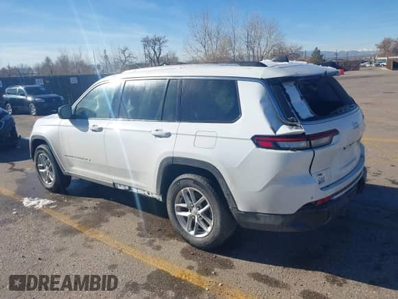 2023 Jeep Grand Cherokee Laredo z VIN 1C4RJJAG5P8755260, wystawiony jako IAAI lot #40979138 z przebiegiem 47 969 mil mil oraz . Historia ofert i sprzedaży dostępna na DreamBid. Obrazek 3.