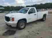 2008 GMC Sierra 1500 Work Truck z VIN 1GTEC14C58Z900651, wystawiony jako Copart lot #63002755 z przebiegiem 311 841 mil mil oraz Czysty tytuł • Clean title. Historia ofert i sprzedaży dostępna na DreamBid. Obrazek 1.