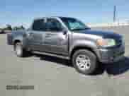 2006 Toyota Tundra Limited z VIN 5TBET38106S513582, wystawiony jako Copart lot #69153895 z przebiegiem 141 292 mil mil oraz Szkoda całkowita • Salvage title. Historia ofert i sprzedaży dostępna na DreamBid. Obrazek 4.