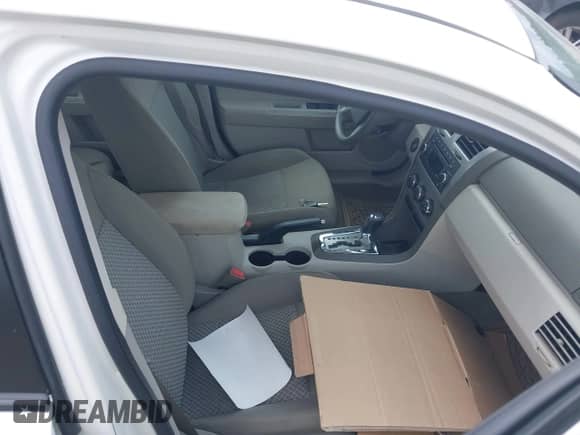 2009 Dodge Avenger SE with VIN 1B3LC46B59N509605, listed as a IAAI auction lot 42660812 with 45,495 mi miles and . Bid and sale history available at DreamBid. Image 5.