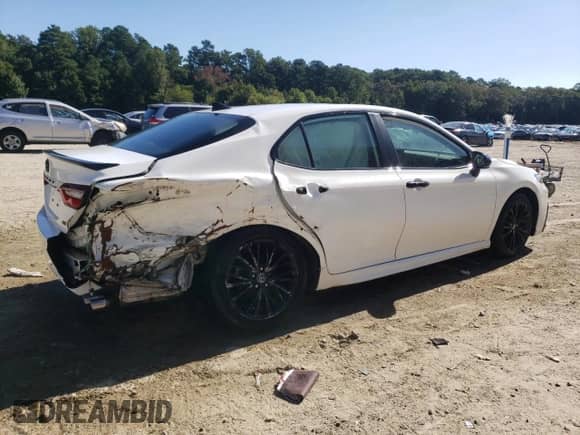 2022 Toyota Camry SE z VIN 4T1G11AK5NU030429, wystawiony jako Copart lot #70127655 z przebiegiem 50 191 mil mil oraz Szkoda całkowita • Salvage title. Historia ofert i sprzedaży dostępna na DreamBid. Obrazek 3.