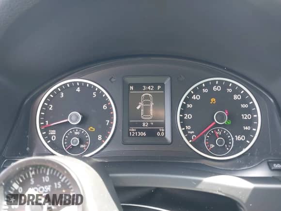 2011 Volkswagen Tiguan S with VIN WVGAV7AX5BW549683, listed as a IAAI auction lot 42131622 with 121,306 mi miles and . Bid and sale history available at DreamBid. Image 7.