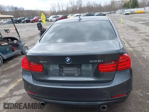 2014 BMW 3 Series 335i xDrive z VIN WBA3B9G59ENR91249, wystawiony jako IAAI lot #41911039 z przebiegiem 97 597 mil mil oraz . Historia ofert i sprzedaży dostępna na DreamBid. Obrazek 16.