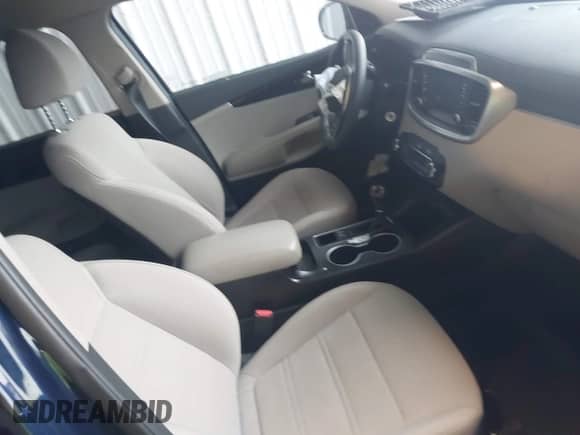 2019 Kia Sorento S z VIN 5XYPGDA5XKG494991, wystawiony jako IAAI lot #43186097 z przebiegiem 75 599 mil mil oraz . Historia ofert i sprzedaży dostępna na DreamBid. Obrazek 5.