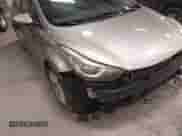 2015 Hyundai Elantra SE z VIN KMHDH4AE7FU281741, wystawiony jako IAAI lot #43388734 z przebiegiem 176 413 mil mil oraz . Historia ofert i sprzedaży dostępna na DreamBid. Obrazek 12.