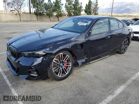 2025 BMW 5 Series с VIN WBA13FK09SCT71040, выставлен на аукционе Copart как лот 46682045 с пробегом 283 миль миль и Списание • Salvage title. История ставок и продаж доступна на DreamBid. Изображение 1.