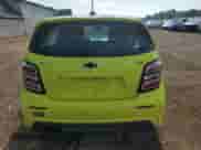 2019 Chevrolet Sonic LT z VIN 1G1JD6SB6K4115104, wystawiony jako Copart lot #67833505 z przebiegiem 58 675 mil mil oraz Czysty tytuł • Clean title. Historia ofert i sprzedaży dostępna na DreamBid. Obrazek 6.
