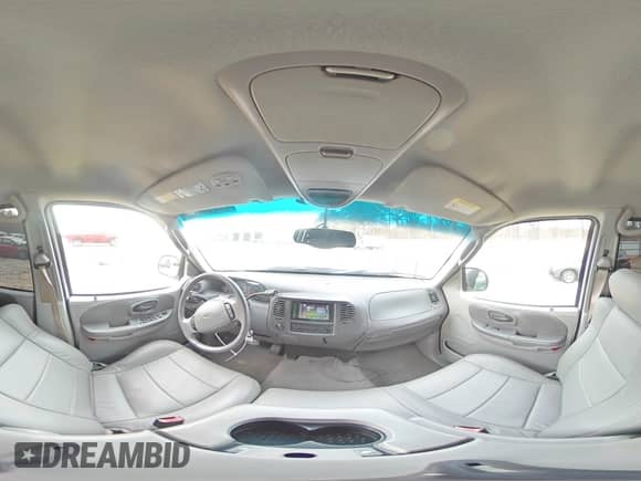 2002 Ford F-150 XLT с VIN 1FTRW08682KC80529, выставлен на аукционе Copart как лот 37546994 с пробегом 159 980 миль миль и Списание • Salvage title. История ставок и продаж доступна на DreamBid. Изображение 13.