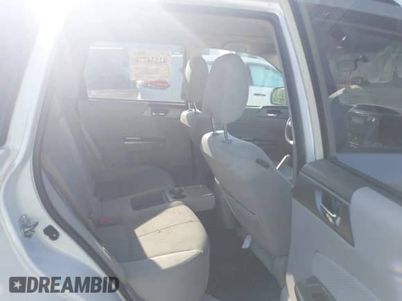 2011 Subaru Forester X Premium z VIN JF2SHADC1BG761496, wystawiony jako IAAI lot #42534776 z przebiegiem 176 885 mil mil oraz . Historia ofert i sprzedaży dostępna na DreamBid. Obrazek 8.