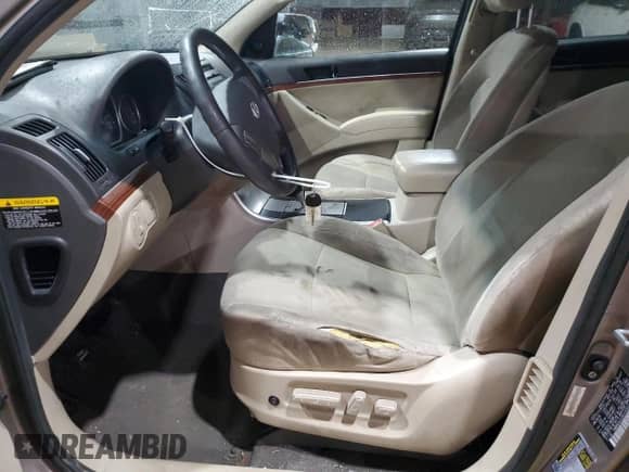 2011 Hyundai Veracruz GLS z VIN KM8NU4CC2BU140422, wystawiony jako Copart lot #84294914 z przebiegiem 181 866 mil mil oraz Szkoda całkowita • Salvage title. Historia ofert i sprzedaży dostępna na DreamBid. Obrazek 7.