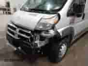 2017 Ram ProMaster Cargo z VIN 3C6URVJG8HE518674, wystawiony jako IAAI lot #41759762 z przebiegiem 65 855 mil mil oraz . Historia ofert i sprzedaży dostępna na DreamBid. Obrazek 6.