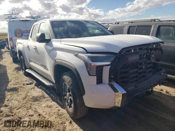 2024 Toyota Tundra SR5 with VIN 5TFLA5DA1RX185075, listed as a Copart auction lot 83707944 with 2,588 mi miles and Salvage title. Bid and sale history available at DreamBid. Image 4.