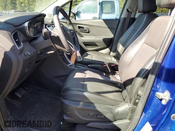 2017 Chevrolet Trax LT with VIN 3GNCJLSB2HL187967, listed as a Copart auction lot 81013005 with 43,138 mi miles and Salvage title. Bid and sale history available at DreamBid. Image 7.