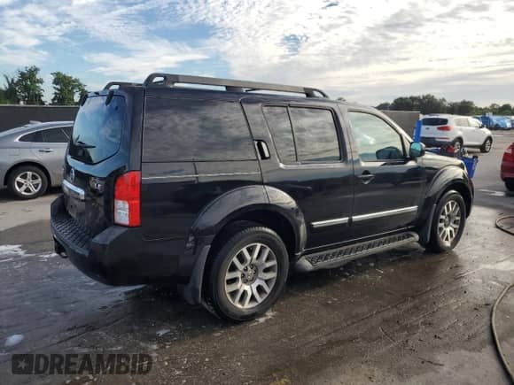 2011 Nissan Pathfinder S z VIN 5N1AR1NN3BC625963, wystawiony jako Copart lot #81108035 z przebiegiem 324 257 mil mil oraz Szkoda całkowita • Salvage title. Historia ofert i sprzedaży dostępna na DreamBid. Obrazek 3.