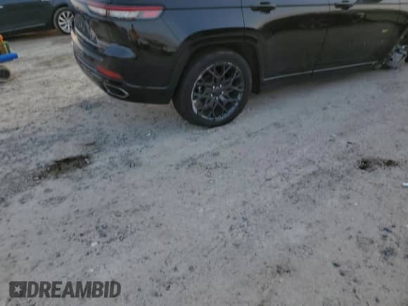 2025 Jeep Grand Cherokee Summit с VIN 1C4RJHEG1S8640375, выставлен на аукционе Copart как лот 44253355 с пробегом 961 миль миль и Чистый • Clean title. История ставок и продаж доступна на DreamBid. Изображение 3.