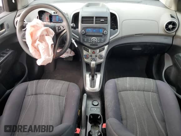 2015 Chevrolet Sonic LT с VIN 1G1JC6SG3F4205704, выставлен на аукционе Copart как лот 71813955 с пробегом 84 787 миль миль и Списание • Salvage title. История ставок и продаж доступна на DreamBid. Изображение 8.
