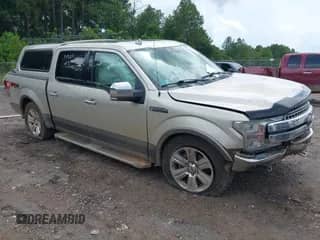 2018 Ford F-150 XL z VIN 1FTEW1E5XJFB51263, wystawiony jako IAAI lot #42755560 z przebiegiem 264 514 mil mil oraz . Historia ofert i sprzedaży dostępna na DreamBid. Obrazek 1.