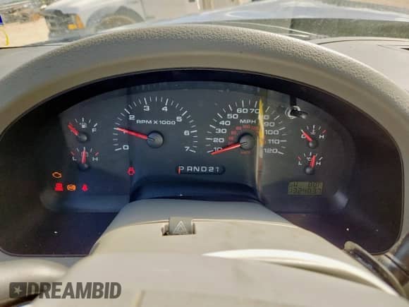 2008 Ford F-150 XL с VIN 1FTRW14W58FA97960, выставлен на аукционе Copart как лот 61158575 с пробегом 132 483 миль миль и Списание • Salvage title. История ставок и продаж доступна на DreamBid. Изображение 9.