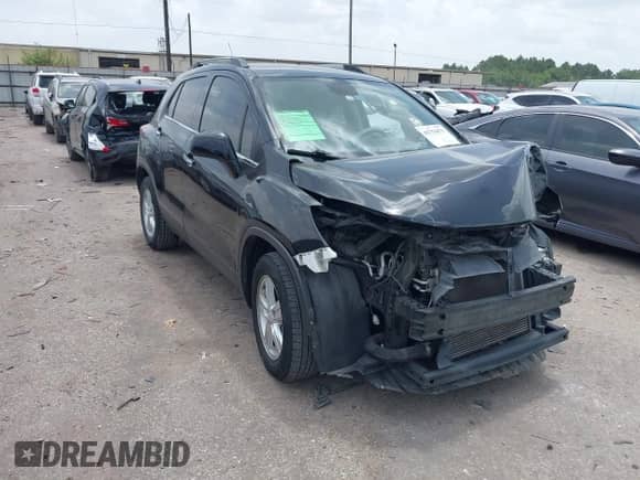 2020 Chevrolet Trax LT z VIN KL7CJLSB8LB040911, wystawiony jako IAAI lot #42754471 z przebiegiem 85 928 mil mil oraz . Historia ofert i sprzedaży dostępna na DreamBid. Obrazek 1.