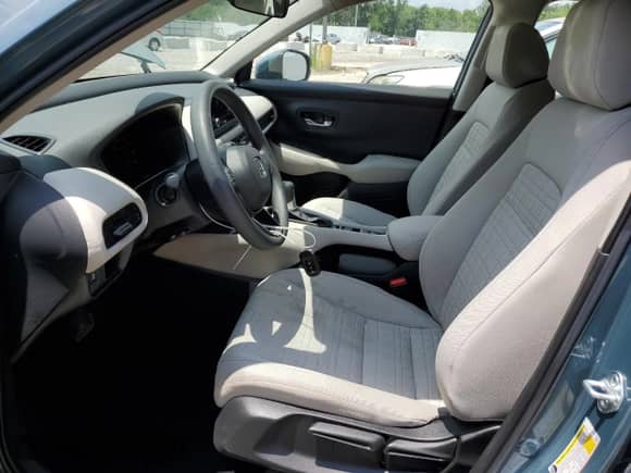 2025 Honda HR-V LX с VIN 3CZRZ2H31SM715788, выставлен на аукционе Copart как лот 63658465 с пробегом 1 627 миль миль и На запчасти • Non repairable. История ставок и продаж доступна на DreamBid. Изображение 7.