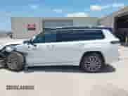 2023 Jeep Grand Cherokee Summit Reserve с VIN 1C4RJKEG0P8782804, выставлен на аукционе IAAI как лот 42217373 с пробегом 39 402 миль миль и . История ставок и продаж доступна на DreamBid. Изображение 15.