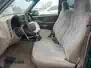 2000 Chevrolet S-10 с VIN 1GCCS1453Y8268086, выставлен на аукционе Copart как лот 66774155 с пробегом 98 645 миль миль и Списание • Salvage title. История ставок и продаж доступна на DreamBid. Изображение 7.