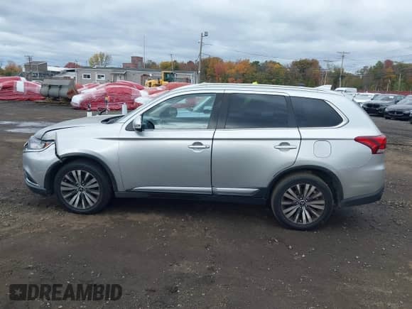 2020 Mitsubishi Outlander SE with VIN JA4AD3A36LZ030889, listed as a IAAI auction lot 43418860 with 181,497 mi miles and . Bid and sale history available at DreamBid. Image 14.