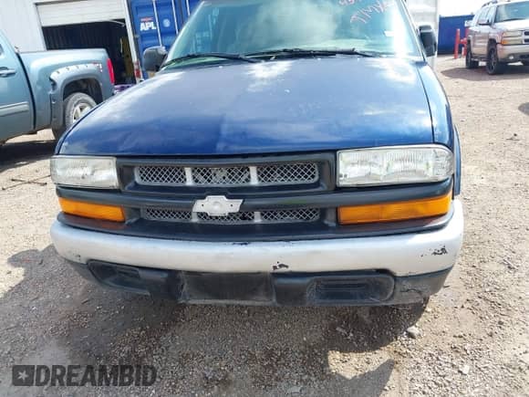 2003 Chevrolet S-10 LS с VIN 1GCCS19H438281280, выставлен на аукционе IAAI как лот 43423553 с пробегом 142 375 миль миль и . История ставок и продаж доступна на DreamBid. Изображение 6.